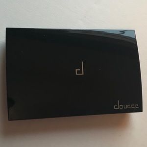 Doucce Freematic Eyeshadow Pro Palette